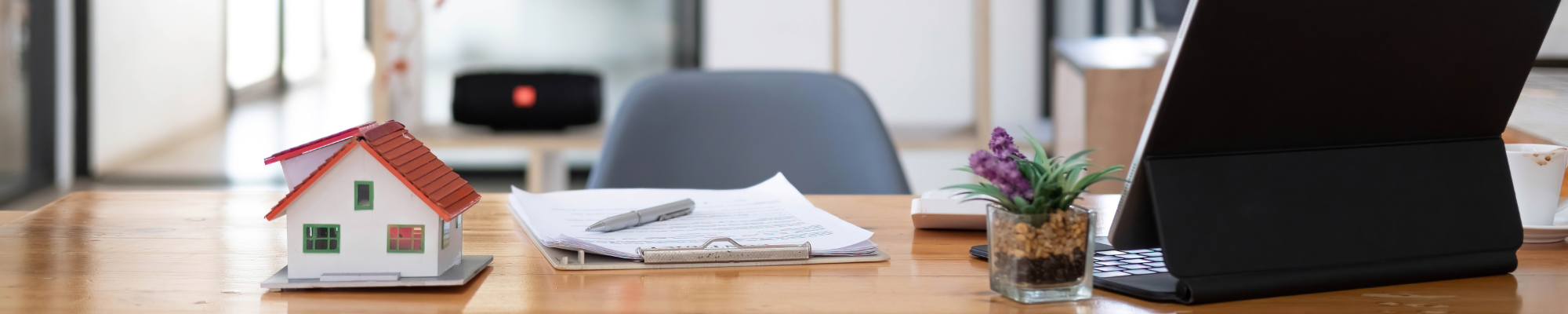 Contacta con nosotros. PLUS PROPERTIES en Formentera Del Segura