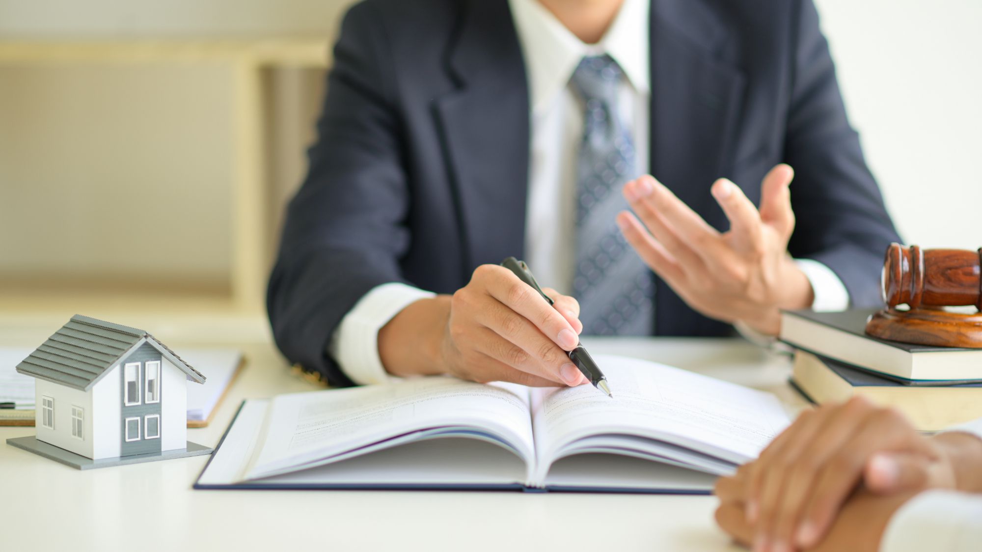 Asesoramiento Financiero. PLUS PROPERTIES en Formentera Del Segura